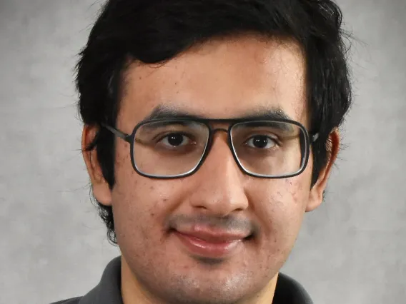 Haris Riaz Headshot